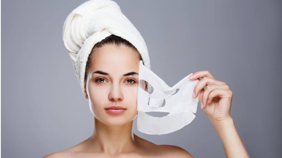 روش صحیح آماده‌سازی پوست و نحوه استفاده ماسک صورت